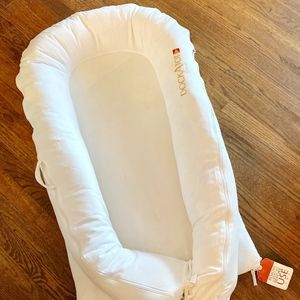 Like New Dockatot Grand - Pristine White